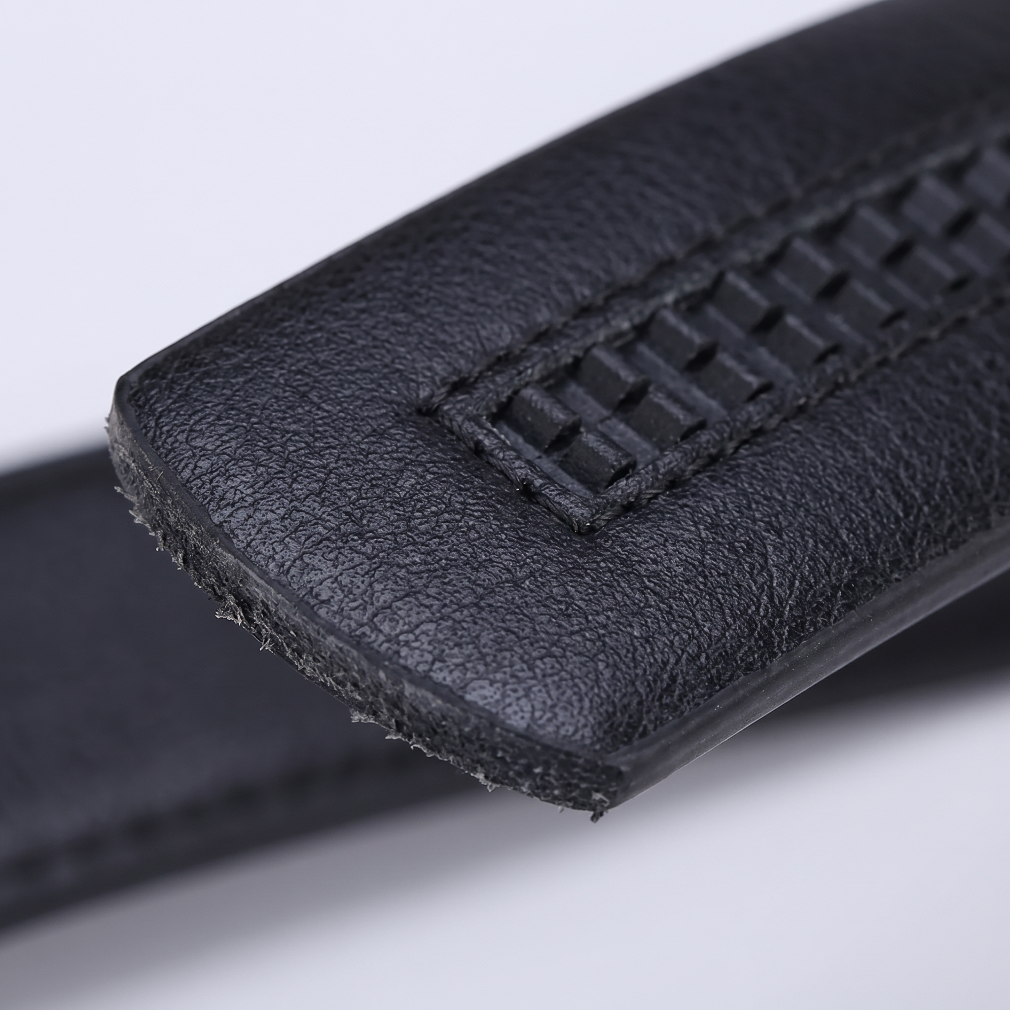 The Camden Strap ratchet track detail